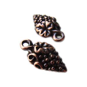 TierraCast Pewter Antique Copper Plated 15mm Grapes Charm x1