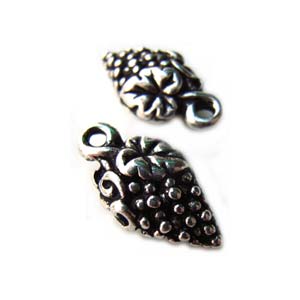 TierraCast Pewter Antique Silver Plated 15mm Grapes Charm x1