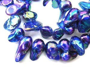Erose Shell Beads 15" - 40cm strand - Blue Iris AB